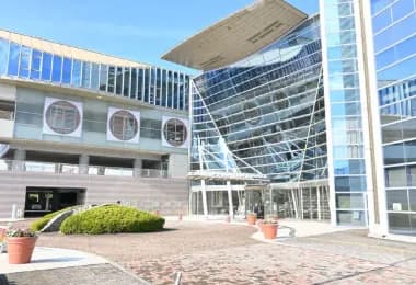 【悲報】ボマキ(55)の解散で伊東市に苦情殺到、1日で460件、累計1万件…市は非通知拒否も・・・・