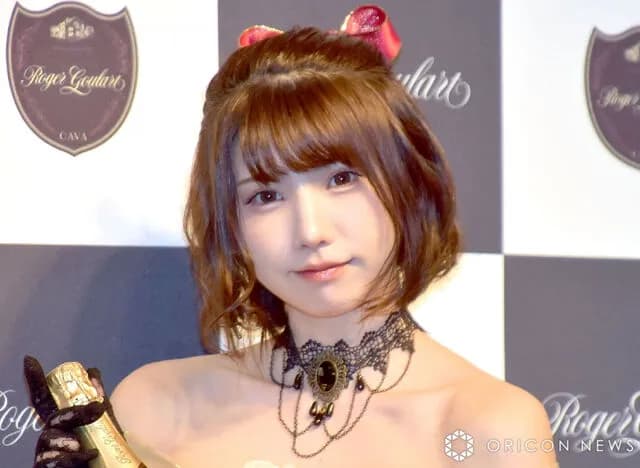 えなこ（31）写真集、8936部売り上げランキング1位