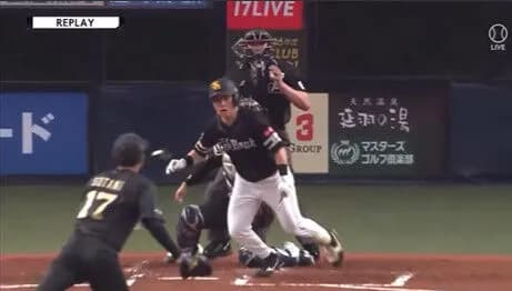 オリックス・曽谷、折れたバットが胸に直撃・・・・