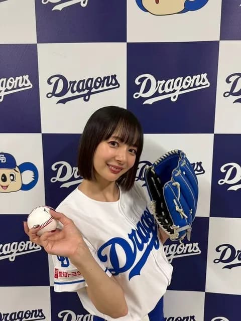 【画像】岡田紗佳さん(31)の始球式wwwwww