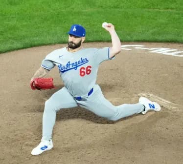 【悲報】ドジャース・スコット「山本由伸の勝ちを5つも俺が消した。だから毎日山本に謝罪のハグをしている」ｗｗｗｗｗ