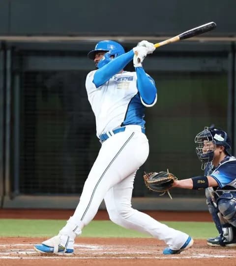 日本ハム・レイエスが同点31号ソロ「ボスからアドバイスをもらって、意識していました」