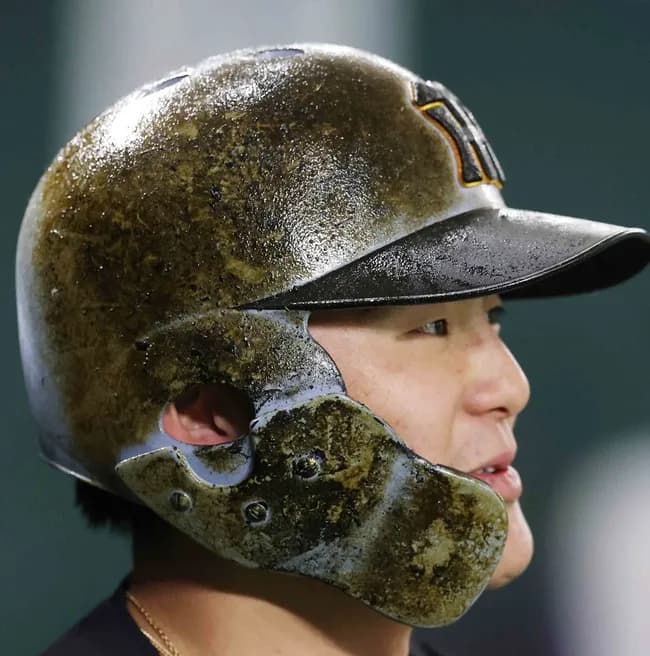 【画像】阪神前川のヘルメット、限界突破🐯ｗｗｗｗｗｗｗｗｗｗｗ