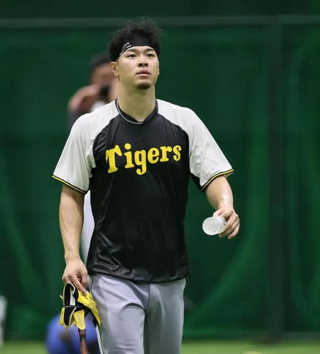 阪神・藤川監督　ベンチ外の佐藤輝に言及「超人ではないということですね」「体調調整だけで休ませることはない」