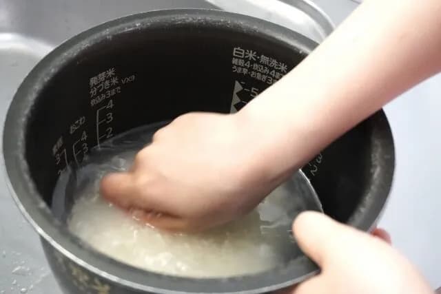 米研ぎって水が濁らなくなったら終了？