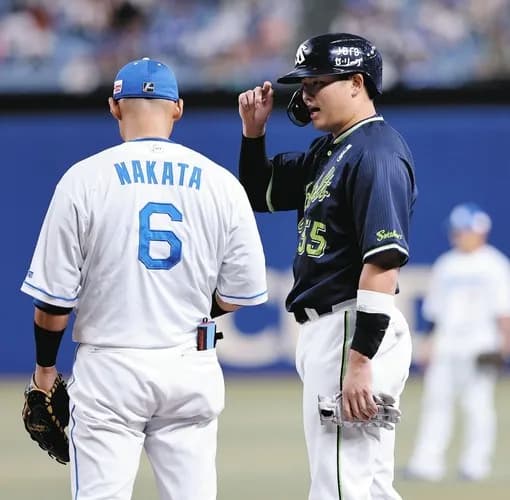 「え村上下がったの？？怪我？？？」ヤクルト・村上宗隆、5回の守備から交代にファン心配「なんで交代したの」「なんかあったくさいよな」