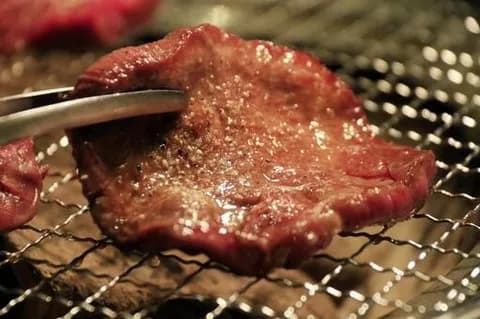 焼肉で最初にタン焼き出すアホがマジでイラつくんやが