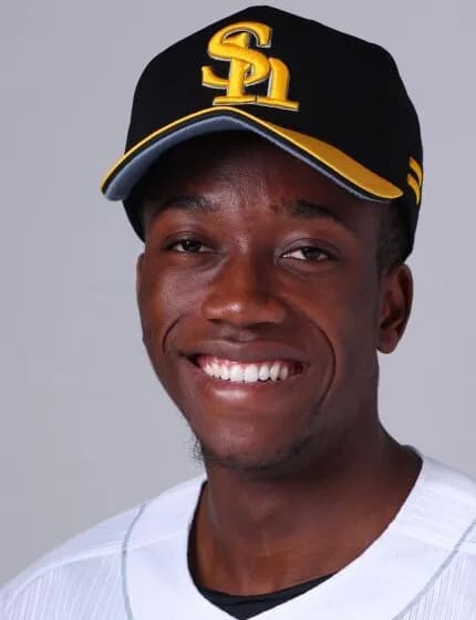 SBイヒネ(21) .251 5本 43打点 30盗塁 出塁率.361 OPS.712 (2軍)