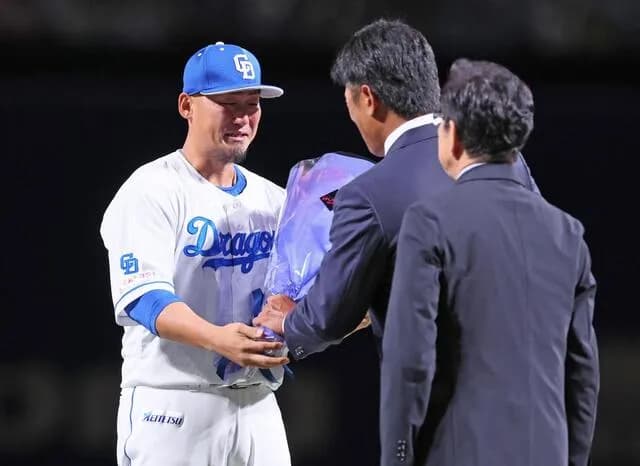 中田翔「引退します…」栗山「俺は認めない。納得はしてない」