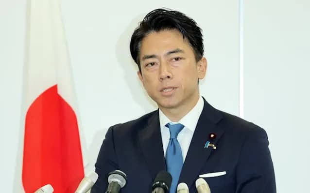 小泉進次郎、ネットの誹謗中傷の規制強化へ