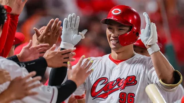 カープ中村奨成、巨人から6発目!10桁ホームラン王手「何とかあと1本打たしてください」