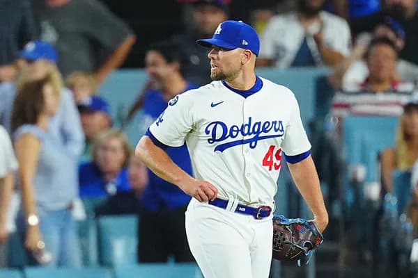 【悲報】NHK、9月のドジャース中継ぎを晒してしまう