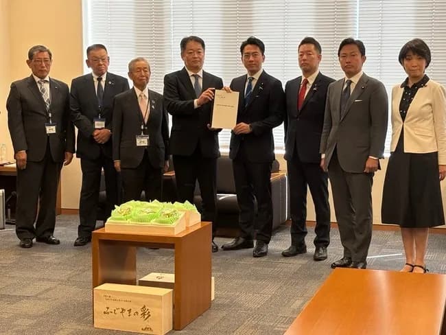 【悲報】小泉進次郎農水相、シャインマスカットを海外に売り飛ばそうとして山梨知事から抗議される