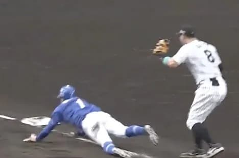 石井大智、世界記録更新！！！1死1,3塁のピンチも相手のミスに助けられる