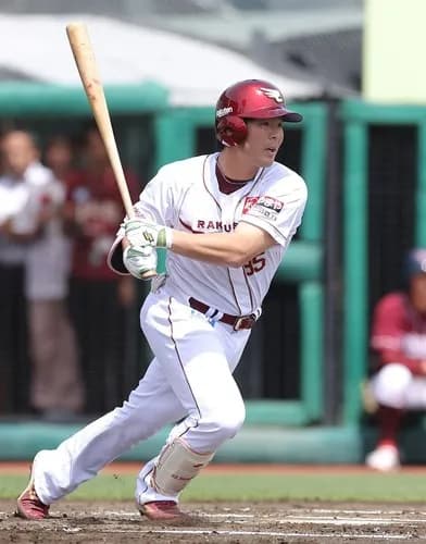 楽天、島内宏明と阿部寿樹のベテラン2人が来季の構想外に　ともに現役続行を希望