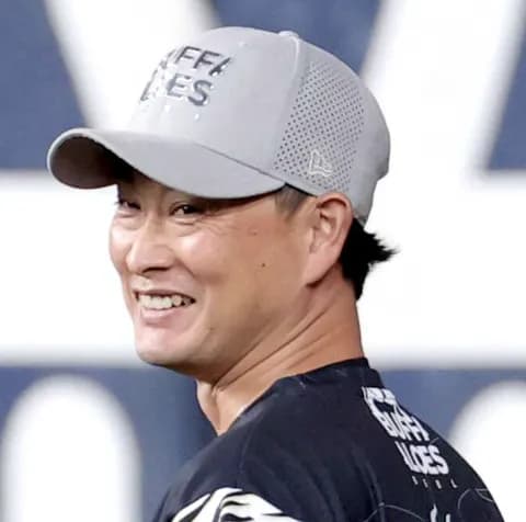 岸田護監督の来季続投が決定…球団が契約締結を発表