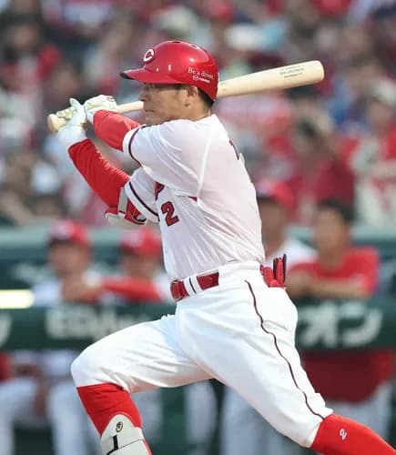 広島・田中広輔（36）「今年で引退するつもりだった。でもこの2軍成績じゃ辞められないんですよ」