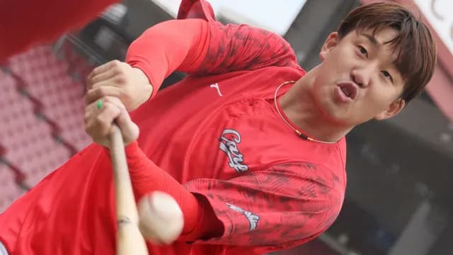 カープ新井監督が小園海斗に2冠獲得指令！トップに立ってもベンチに下げない意向