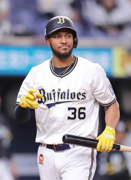 【オリックス】エドワード・オリバレスが退団へ…１日に帰国　主軸候補も本塁打、打点ともにゼロ