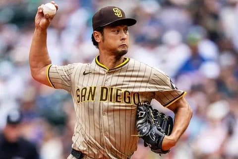【MLB】ダルビッシュ有、WCS3戦目に先発も1回0/3、わずか21球で無念の降板　メジャー自己最短KO…　鈴木誠也に痛烈二塁打