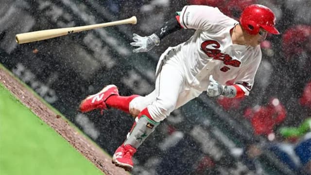 カープ小園〝大山超え〟最高出塁率獲得！斉藤4.2回5失点KO。滝田-益田-大道0封リレー！奨成マルチ！久保1安打！反撃は矢野タイムリーのみ【広島1-6ヤクルト/試合結果】