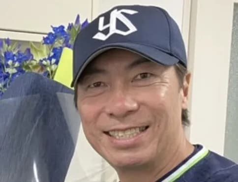 ヤクルト公式さん、高津臣吾が『森下の神の手』と一緒にパシャリ