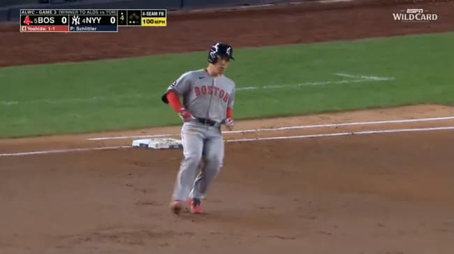 吉田正尚 身長差25センチの長身右腕からPS初マルチ安打 160キロ捉え中前打 第1打席は左前打