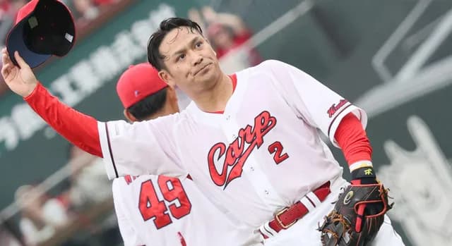 カープ田中広輔、涙こらえ後輩にエール「来年は球場を満員にする野球を」