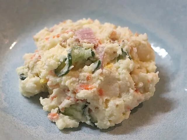 ポテトサラダにきゅうり入れたやつ