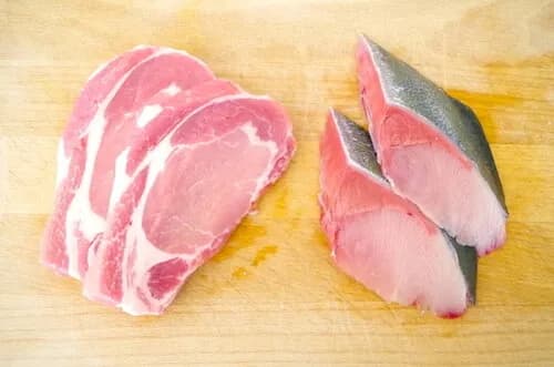 「肉一生食い放題」VS「魚一生食い放題」