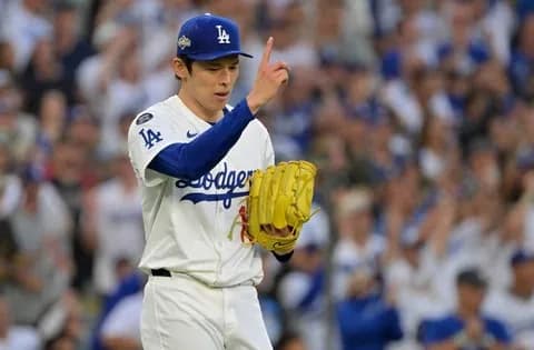 【MLB】ドジャースがシャンパンファイト…ロバーツ監督「朗希に乾杯」３回パーフェクトリリーフ佐々木朗希を名指しでたたえる