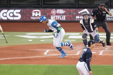 【パＣＳ】打った万波中正も、ベンチの新庄監督もガッツポーズ！日本ハムが先制に成功