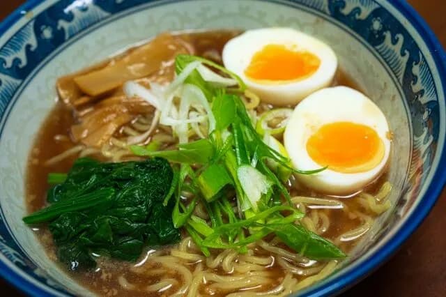 J( 'ー`)し「ラーメンできたわよー」←こいつが麺の上に乗せがちなもの