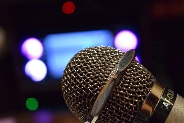 【朗報】1人カラオケ楽しすぎるwwwwwww