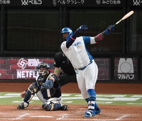 【日本ハム】レイエスが値千金の逆転打　本拠地大歓声