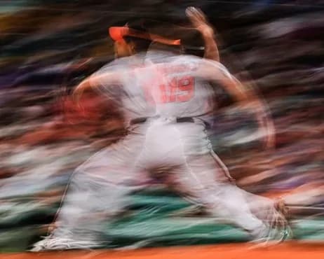 【悲報】2025年 菅野智之 10勝10敗 33被本塁打 防御率4.64 投手WAR0.1←これ