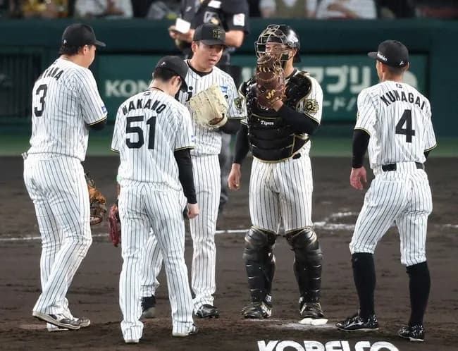 阪神元監督・矢野氏もうなった　村上―坂本のインサイドワーク　「出し切った」カーブ4球の使い方絶賛