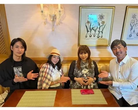 中川翔子「野球の小笠原さんがお見舞いに来て下さいました！」