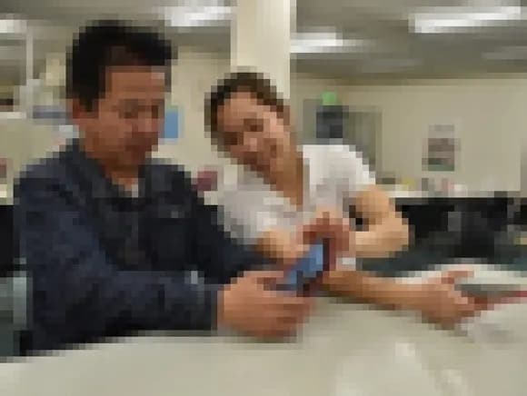 【画像】工場勤務のおっさん(49)、ベトナム人女性(23)と結婚してしまうｗｗｗｗｗ