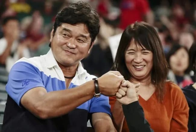 大谷の親族「はぁはぁ……年間200日も働いて年収1000万だ…」大谷「ほーいw（年収1000億円）」