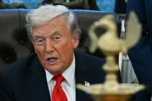 【朗報】ドナルド・トランプ大統領、米国政府から迫害されたドナルド・トランプに補償金を支払