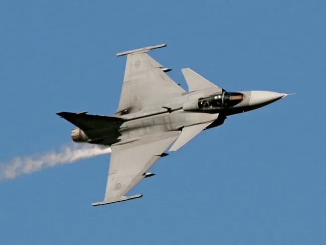 スウェーデン(人口1000万人)ウクライナに国産戦闘機150機供与へ