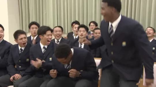 エミール君、ホークスから指名されガッツポーズで喜んでくれる