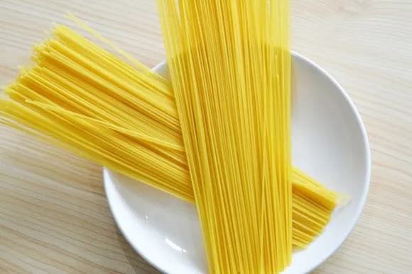 【悲報】パスタ100gすくなっ！200g茹でたろ！ｗ→いや、200gも茹でたボケ誰やねん…←これｗｗｗｗｗｗｗｗｗｗｗｗｗｗｗｗ