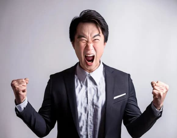 【怒報】上司「休みの日に来ないで」俺「辞めろってことですか？」