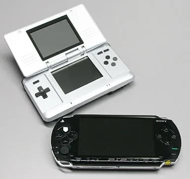 ニンテンドーDSとPSP、どっちが神ハードだったか？？？？