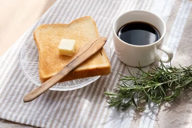 食パンとかいうバターが塗りにくすぎる食べ物
