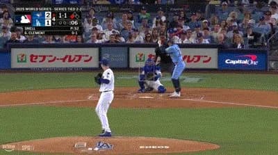 【WS第5戦】ブルージェイズ、４回表無死三塁からクレメントの犠牲フライで再び２点差に広げる