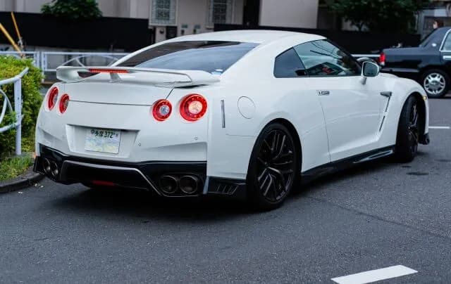 GTR買いたいけど買えないから似たような車欲しい