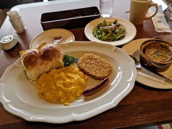 【悲報】ロイヤルホストのモーニングセット(1386円)の欠点ｗｗｗｗｗ